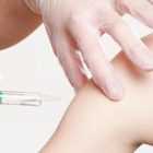Эксперт рассказал, сколько будет действовать «лайт-вакцина» от коронавируса