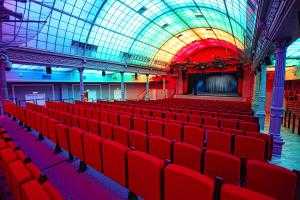 Музеи и театры Петербурга будут закрыты до 10 января