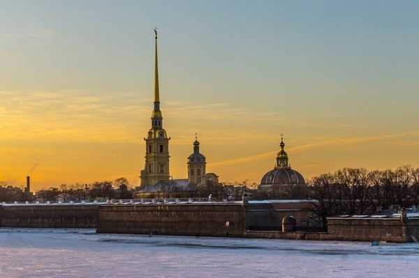 Россияне отказываются от туров в Петербург на Новый год0
