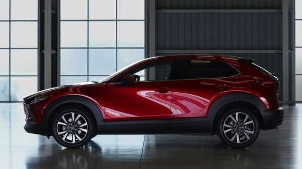 Mazda объявила российские цены комплектаций кроссовера CX-300