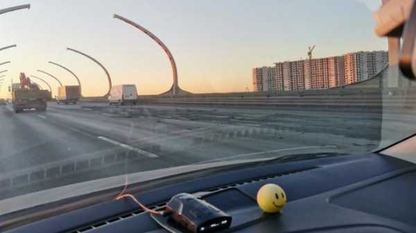 В Петербурге ЗСД залило жидким грунтом после аварии с грузовиком
