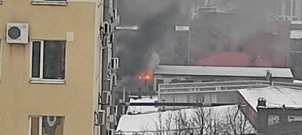 На крыше трамвайного парка в Петербурге произошел пожар1