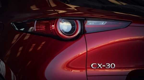 Mazda объявила российские цены комплектаций кроссовера CX-304