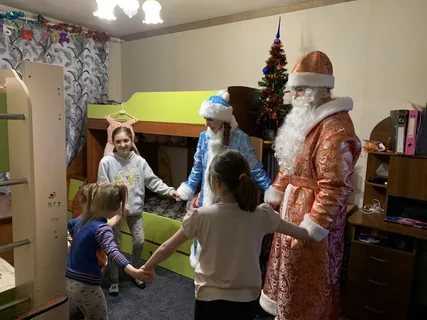 Петербуржцев призвали мыть руки и пол в доме после встречи с Дедом Морозом0