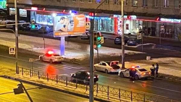 На Ленинском проспекте задержали пьяного автомобилиста на "Мерседесе"