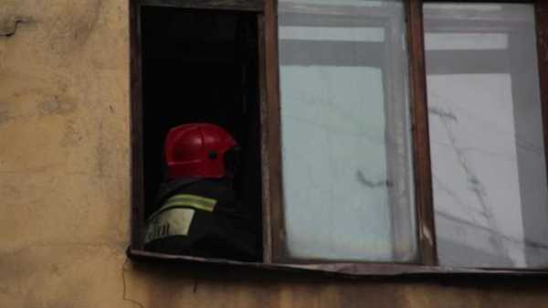 У Мариинской больницы из-за сигнализации собралось пять пожарных машин