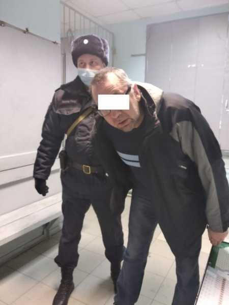 В Екатеринбурге пьяный мужчина избил прибывшего на вызов к ребенку врача1