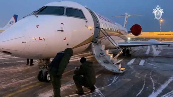 В Екатеринбурге экстренно сел самолет, летевший из Тюмени0