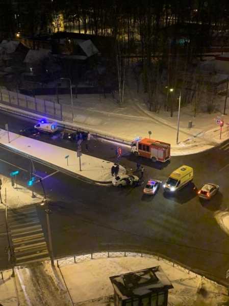 Мужчина получил тяжелые травмы в аварии на Вербной улице1