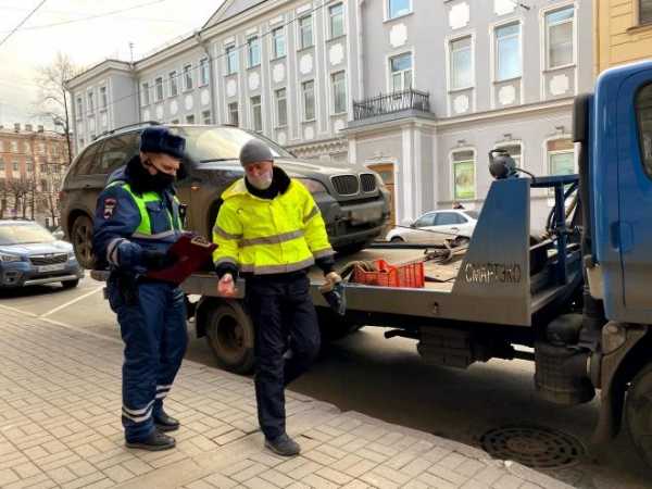 Из зоны платной парковки в центре Петербурга массово эвакуировали автомобили1
