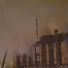 Пожар в здании Мосгоргеотреста на севере Москвы потушили