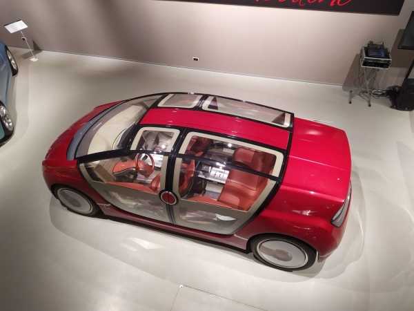 Выставка Concept Cars: La Grande Bellezza в музее современного искусства Эрарта2