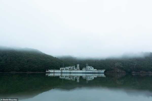 Разрушенные замки и военный корабль-призрак: завораживающая красота заброшенных мест
