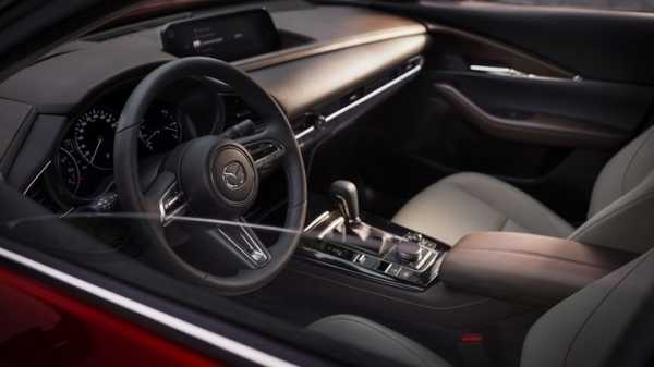 Mazda объявила российские цены комплектаций кроссовера CX-303