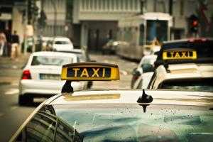 Стала известна стоимость работы ковид-такси для города