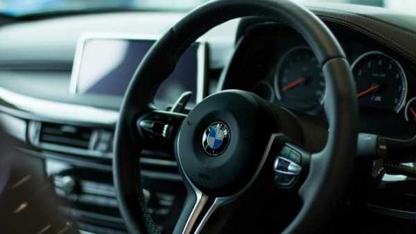 В Петербурге у студента из Китая угнали BMW X5