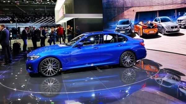 BMW объявила в России массовый отзыв из-за угрозы возгораний0