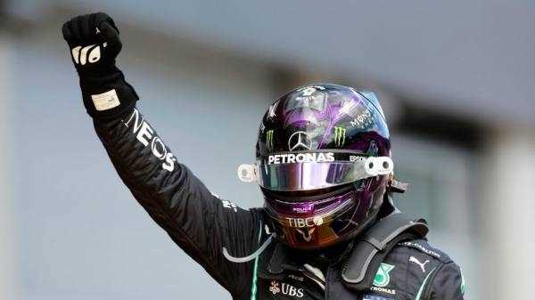 Льюиса Хэмитона попросили не участвовать в Гран При Саудовской Аравии