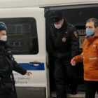 Задержанного на митинге петербуржца отпустили сделать прививку от коронавируса