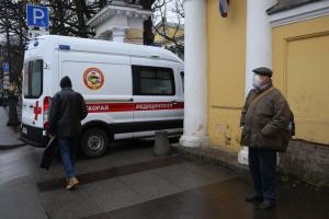 Спад заболеваемости COVID в Петербурге объяснили морозами, а не вакцинацией