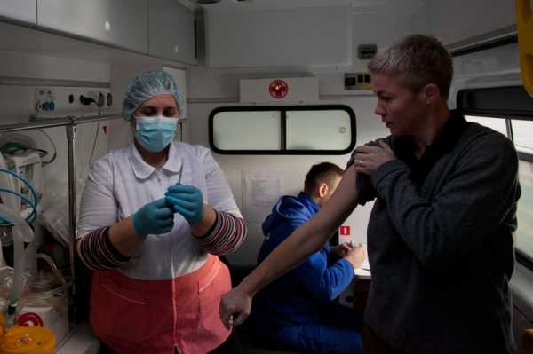 Правительство Петербурга рассказало, куда пропадают вакцинированные первой дозой0
