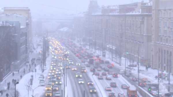 В Москве пробки достигли 10 баллов и задерживаются авиарейсы0