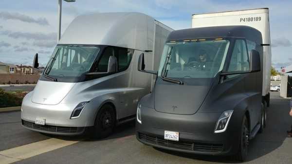 Tesla начала тесты электрического грузовика Semi0