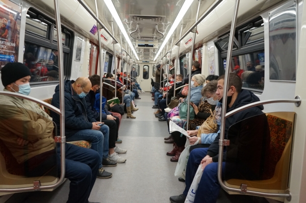 Пассажиропоток в петербургском общественном транспорте вырос на 18% за три месяца0