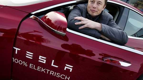Сменил должность: Маск назначил себя «технокоролём» Tesla0