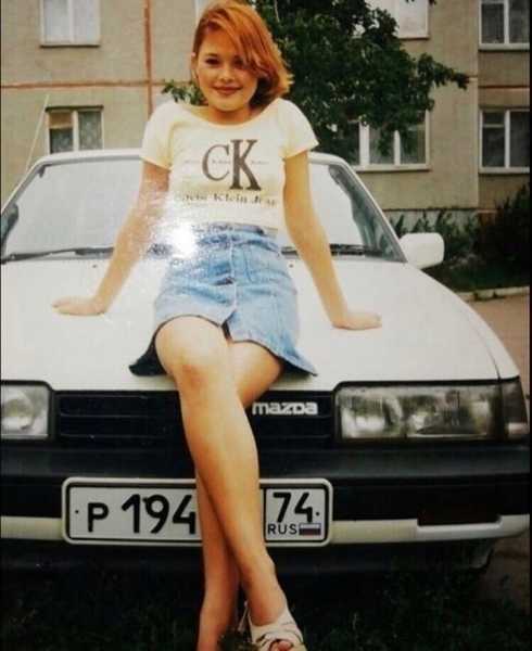 Школьницы, студентки, девушки лёгкого поведения: 19 фото о том как выглядели молодые россиянки в 90-х