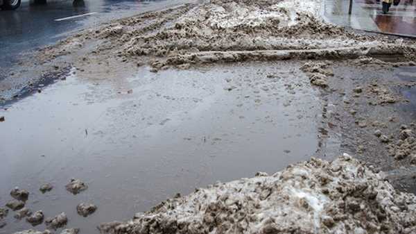 Большая вода: какие опасности ждут водителя на мокрой дороге0