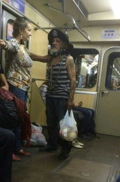 20 подтверждений, что в метро можно встретить очень необычных людей