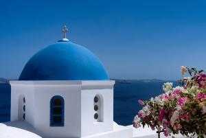 Греция примет туристов, привитых «Спутником V»