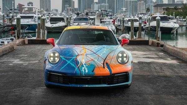 Рик Росс объединился с художником для создания Trippy Porsche 911