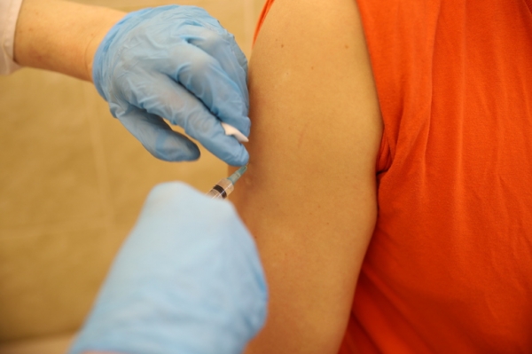 Вакцинацию от коронавируса завершили 518 тысяч петербуржцев0