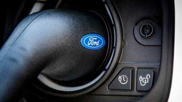 Ford готовит пару платформ для выпуска «зелёных» моделей и новые компактные батареи