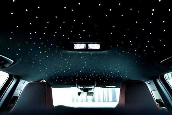 Тюнеры из Manhart добавили новому VW Golf GTI «лошадок» и звездное небо в салоне