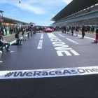Десять гонщиков не встали на колено перед Гран При Португалии