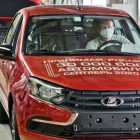 «АвтоВАЗ» возобновил выпуск автомобилей Lada и Renault