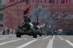 Петербуржцев призвали носить маски на День Победы