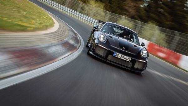 Porsche 911 снова рекордсмен Нюрбургринга: теперь официально
