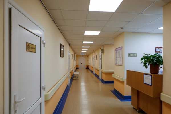 Власти собираются проверить больницу Петербурга, где было снято видео с пациентами в коридорах0