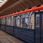 В петербургском метро начали бороться с агрессивными безмасочниками