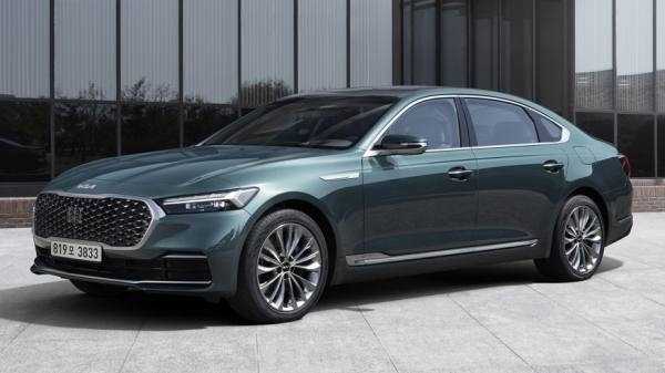 Kia обновила седан K900: посвежевшее «лицо» и изменения в моторной гамме