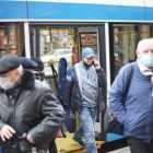 В наземном общественном транспорте Петербурга усиленно контролируют ношение масок