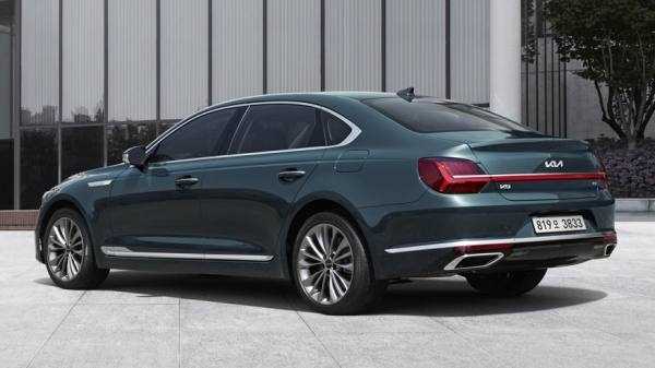 Kia обновила седан K900: посвежевшее «лицо» и изменения в моторной гамме