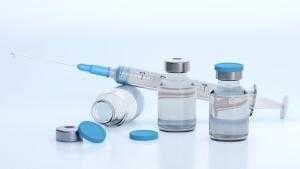 Почти 50% сотрудников петербургских предприятий завершили цикл вакцинации от COVID-19