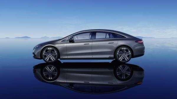 Mercedes-Benz EQS предложит рулевое управление задними колесами по подписке