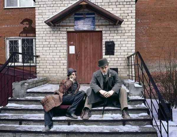 Фотошопер умело объединяет советский и голливудский кинематограф, создавая остроумные фотожабы