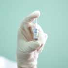 Петербургская компания получила разрешение проводить испытания новой вакцины